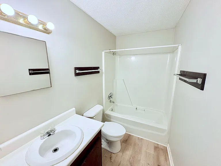 1108 Tiger Blvd #127 — Photo 10
