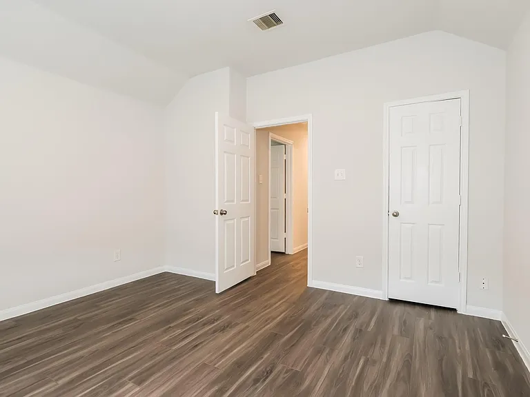 2451 Gibbs Bend Ct — Photo 14