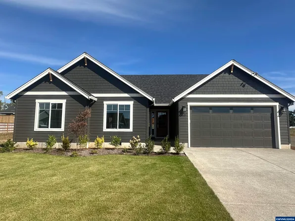 965 Hickory St, Mount Angel, OR 97362