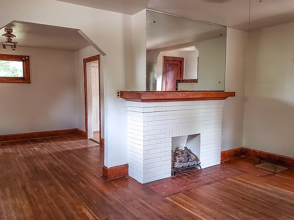 5th image of 1583 Briarwood Ave
