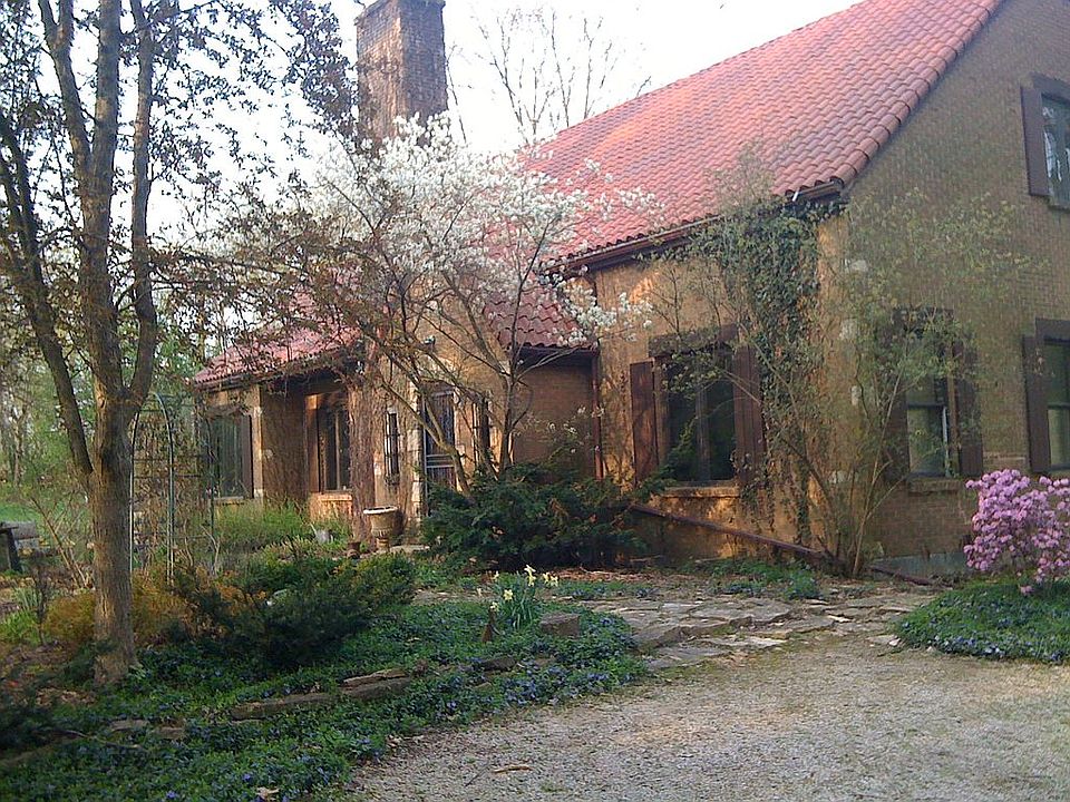 2nd image of 740 Sugar Creek Dr