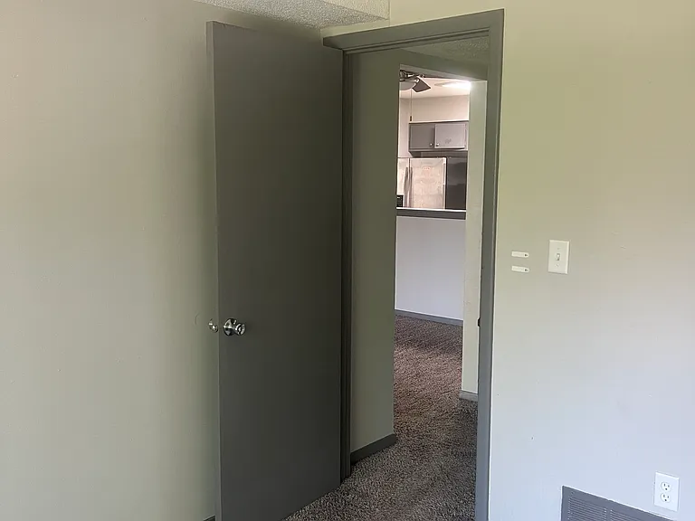 2450 Shaker Ct #4 — Photo 8