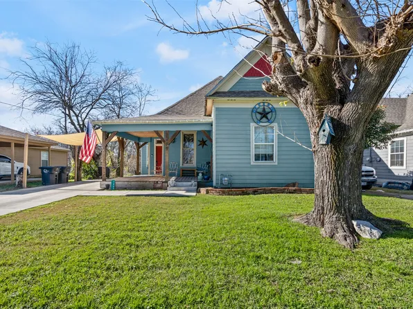 1409 N Robinson St, Cleburne, TX 76031