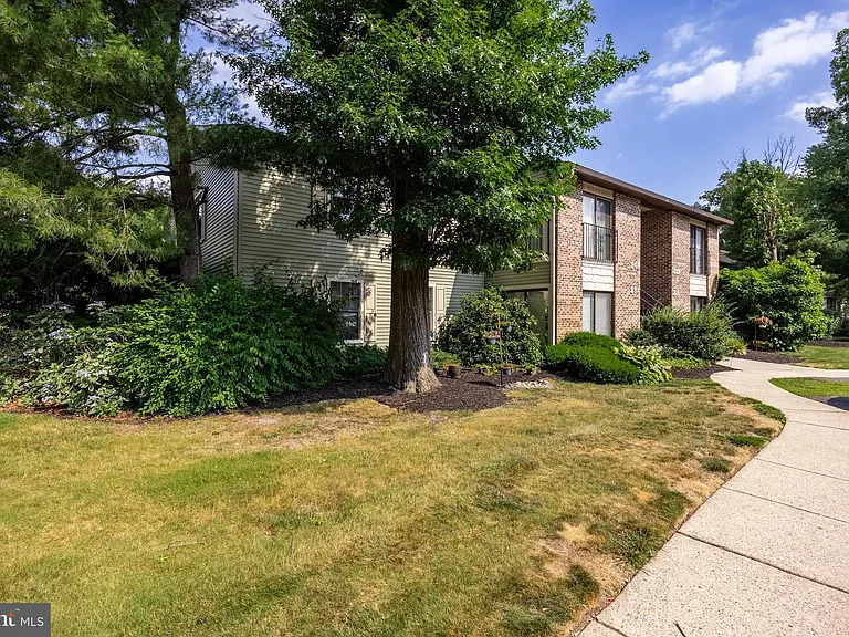 23 W Bluebell Ln #A — Photo 22