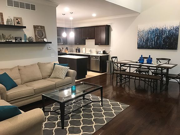 4th image of 1704 Barrington Ct #1
