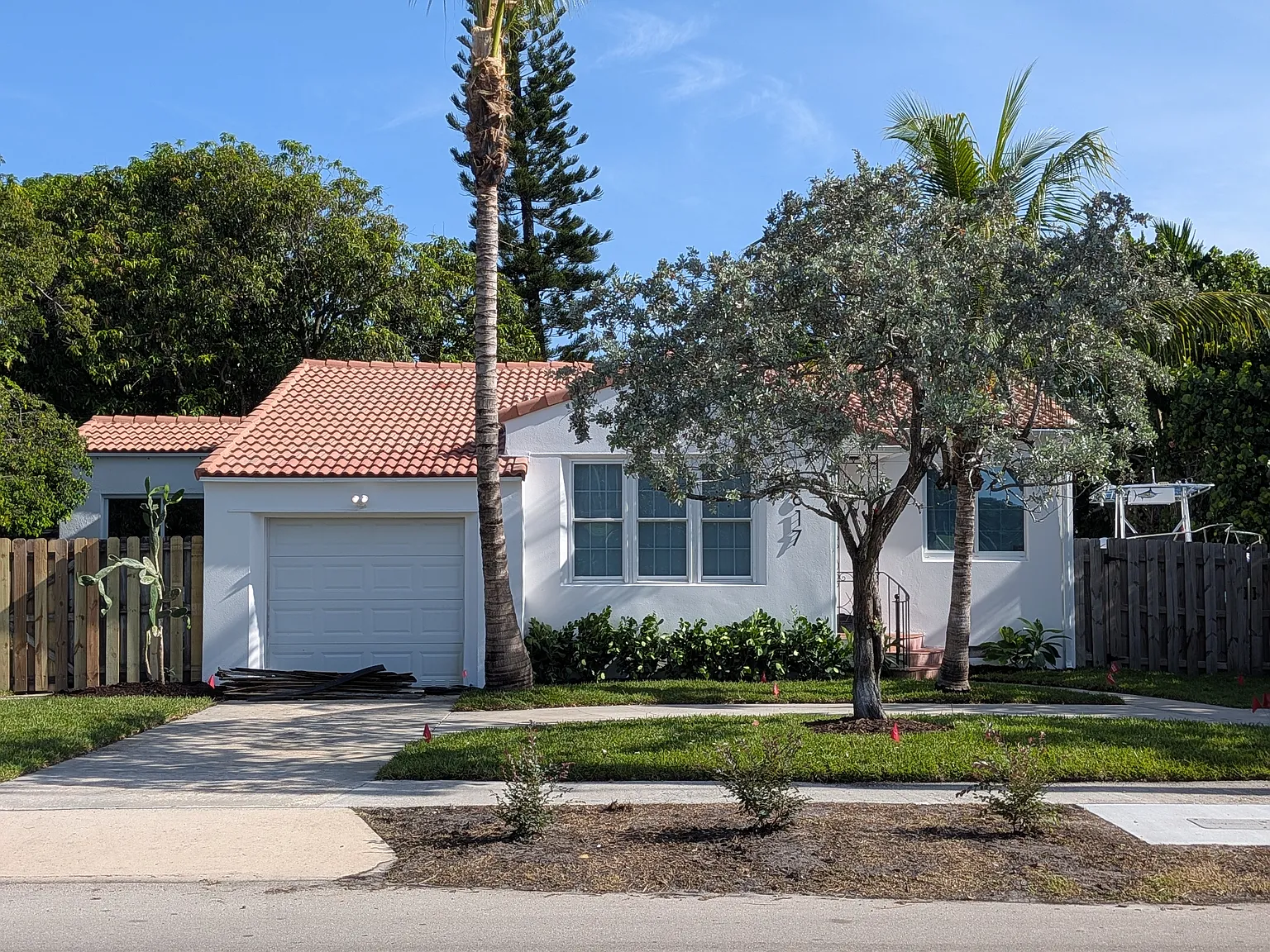 1617 Johnson St — Photo 3