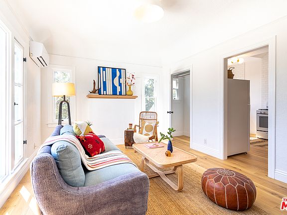3rd image of 117 Rosemont Ave #3/4