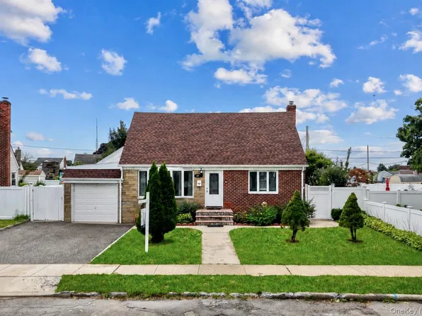 78 Pengon Circle, East Meadow, NY 11554