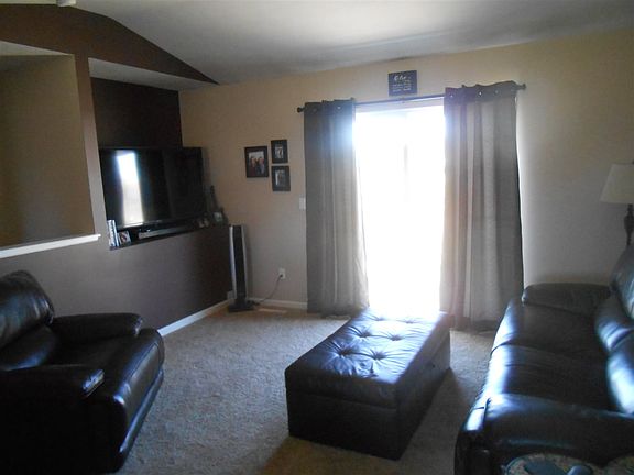 3rd image of 1925 Sagamore Hill Dr