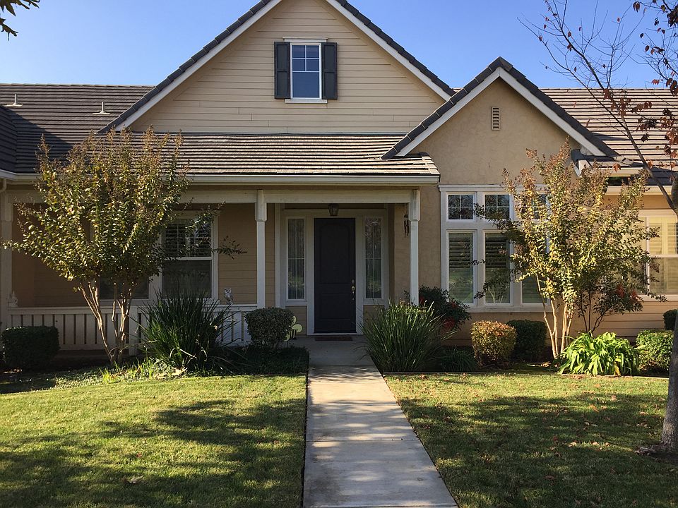 2nd image of 9922 Mango Ln