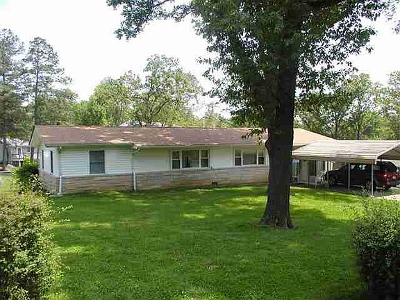 2nd image of 318 Buckhorn Cir