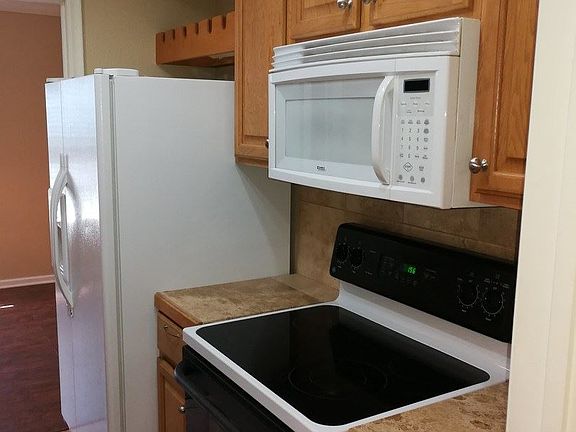 3rd image of 3730 Fairfield Ave #135-10