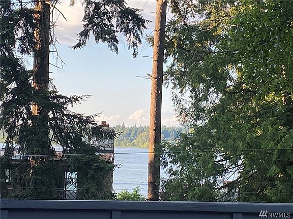 3rd image of 3427 180th Ave NE