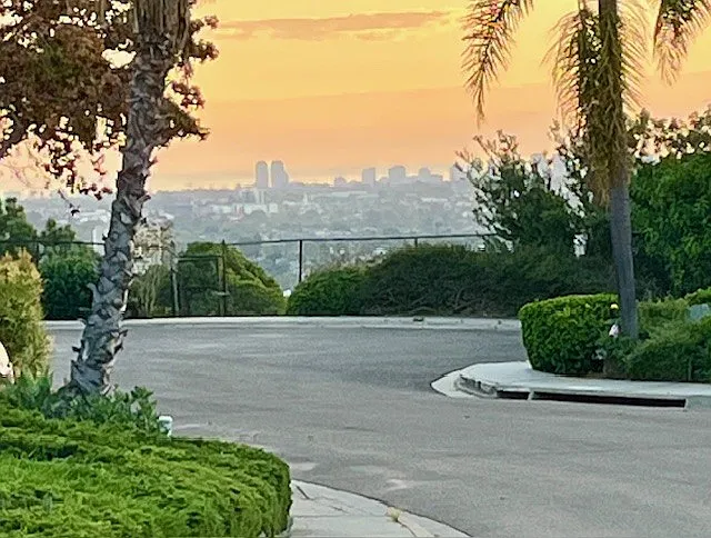 Cul-de-sac and downtown