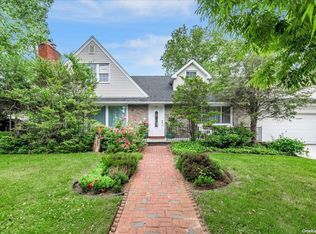 20 Birch Rd, Malverne, NY 11565