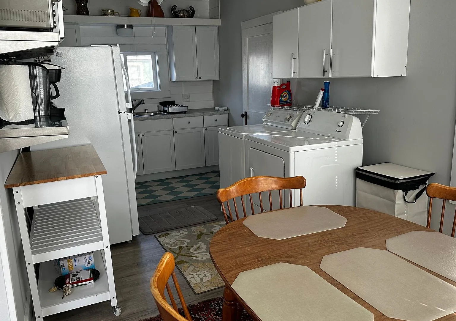 Fully furnished 2 bedroom home — Photo 4