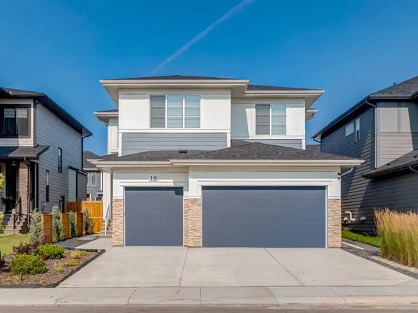 18 E South Shore Bay, Chestermere, AB T1X 0B4