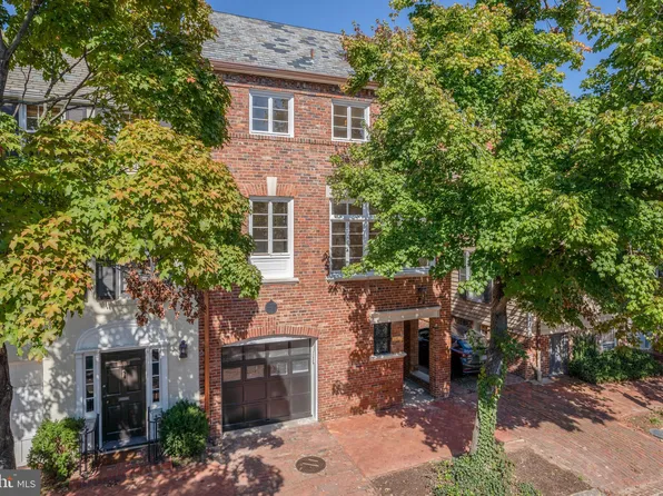 2817 Dumbarton St NW, Washington, DC 20007