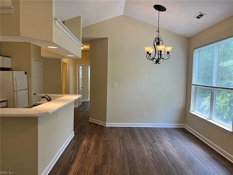 3201 Jade Ct #304 — Photo 7