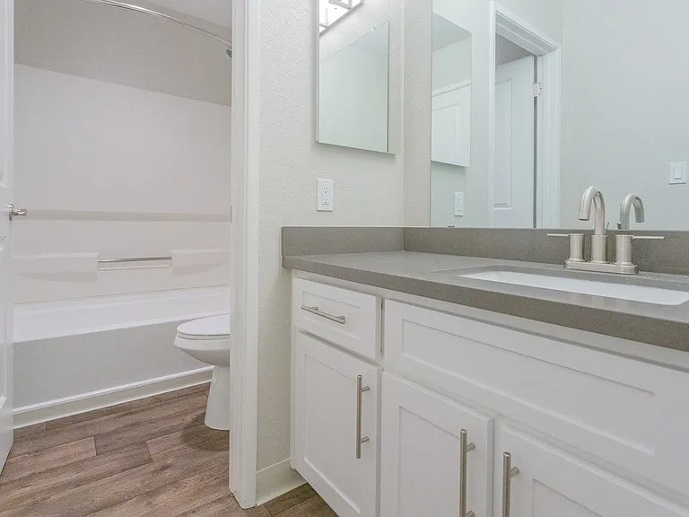 Monte Vista Apartments — Photo 3