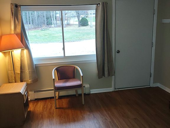 3rd image of 242 Commercial St #11297370