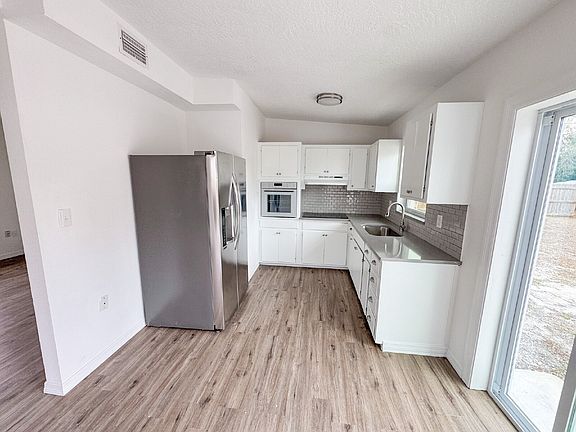 2nd image of 3307 36th Ave W