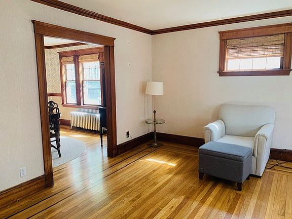 4th image of 52 N Crescent Cir #52