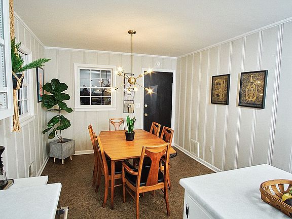 5th image of 22 Forestdale Dr
