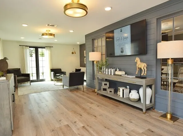 Leasing Office