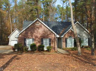 80 Tomahawk Dr, Sharpsburg, GA 30277