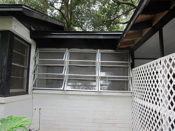 4th image of 1524 NE 9th St #B