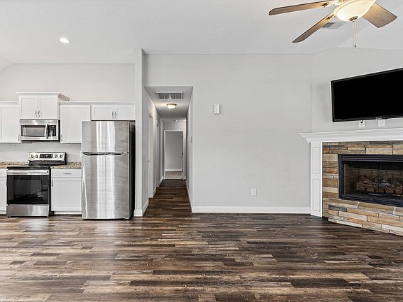 3rd image of 210 Jordan Rd
