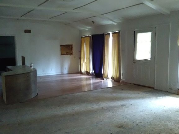 4th image of 1034 S 78th St