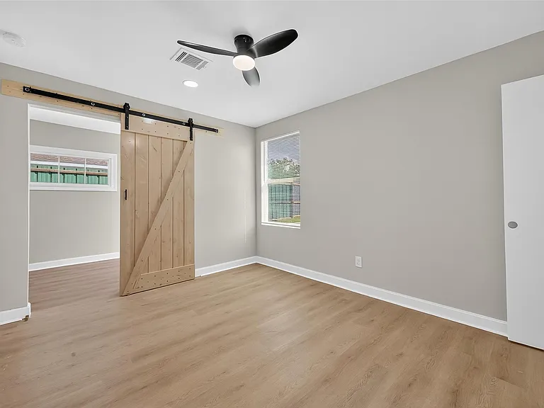 889 Chas Ln — Photo 24