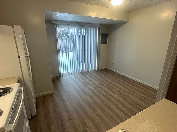 3rd image of 206 S Silverwood Ln