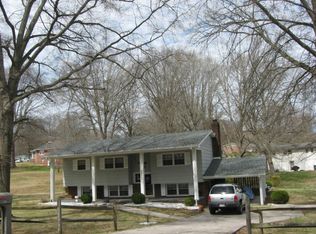 1035 Trogdon Dr, Eden, NC 27288