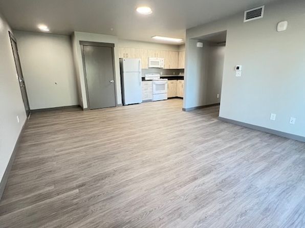 628 S Perry St #B302