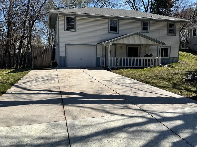 6592 Berkshire Ln N — Photo 2