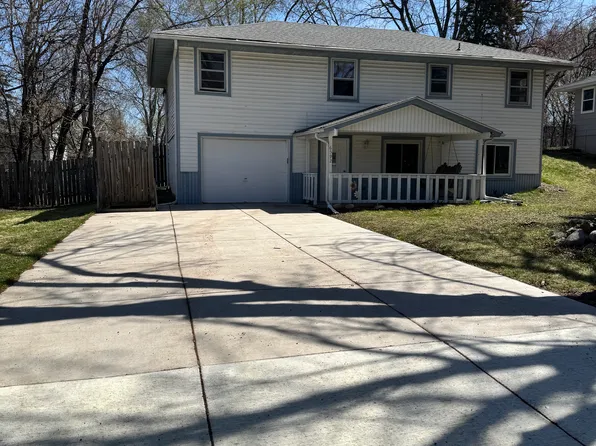 6592 Berkshire Ln N, Maple Grove, MN 55311