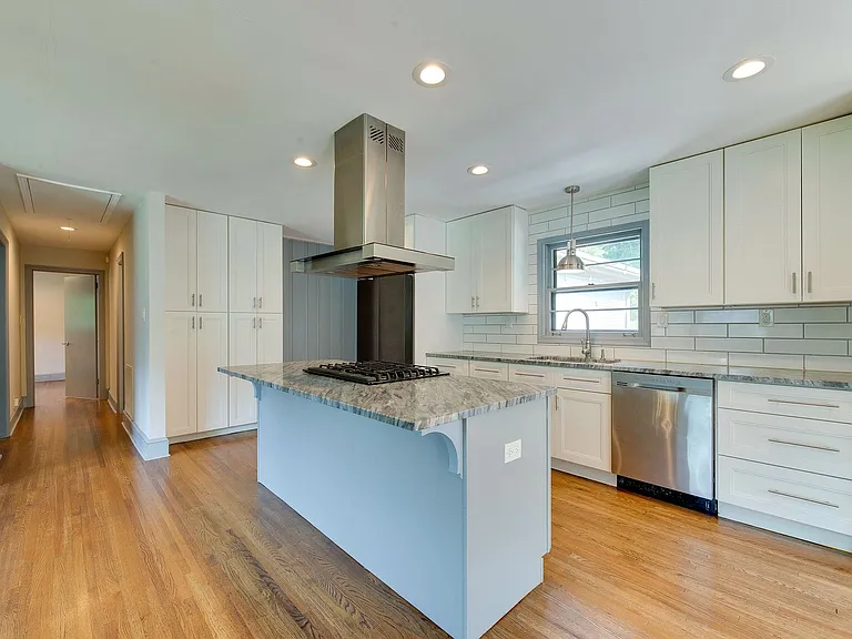 3921 Sheffield Dr — Photo 12