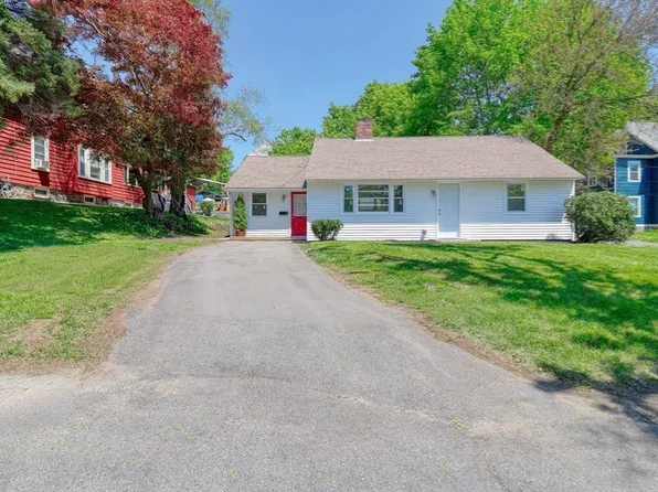 137 Jackson St, Methuen, MA 01844