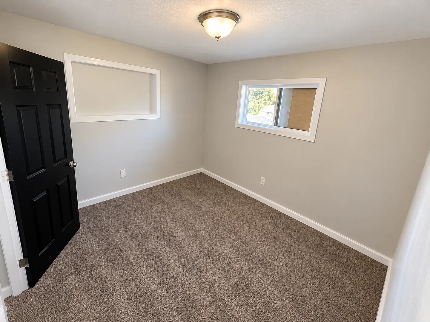 For Lease — Photo 3