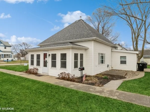 503 S 9th St, Adel, IA 50003