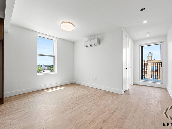 5th image of 840 New York Ave #4R