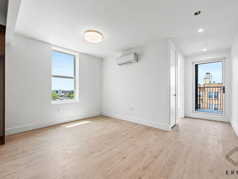 840 New York Ave #4R — Photo 5