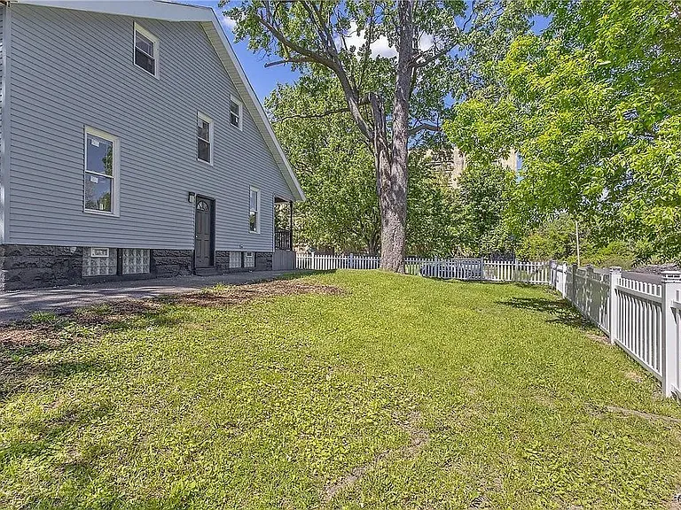 203 Maple St #1 — Photo 33