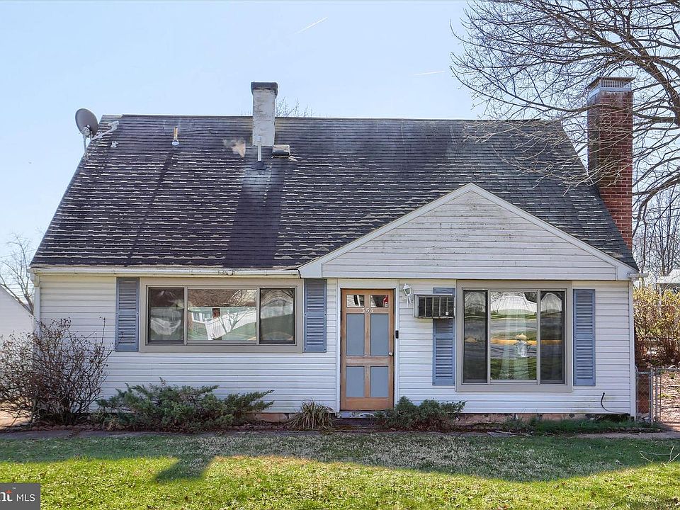 1st image of 354 Cypress Dr