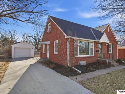 924 S 39th St, Lincoln, NE, 68510