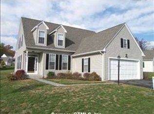 8 Chelsea Pl, Avon, CT 06001