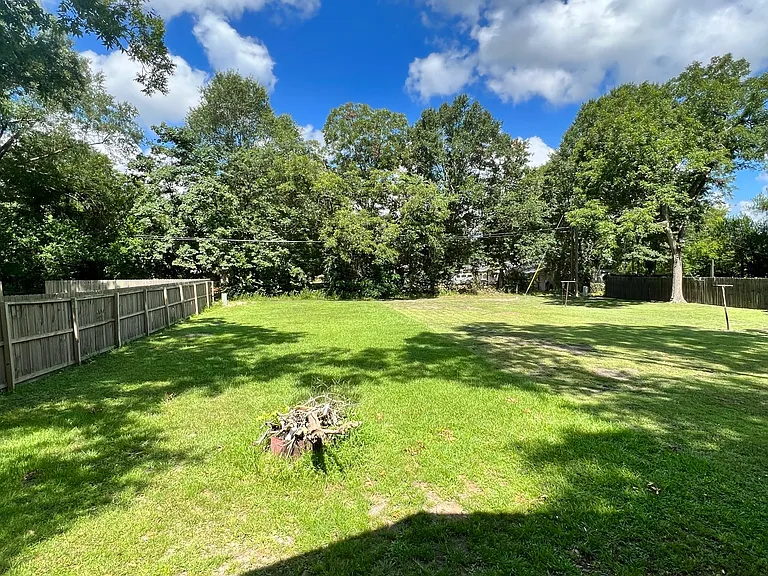 311 N Division St — Photo 17